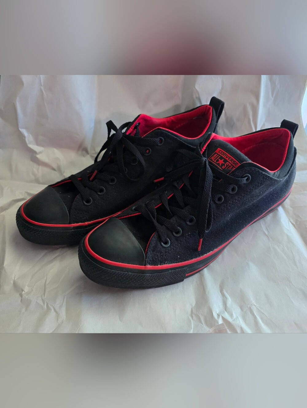 Converse Chuck Taylor All Star Low Top Sneakers - Black Cloth/ Red Trim Men's 11